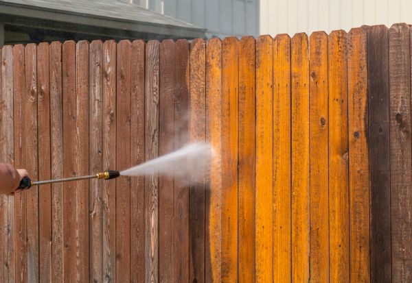 Cost of Fence Power Washing in Oxnard