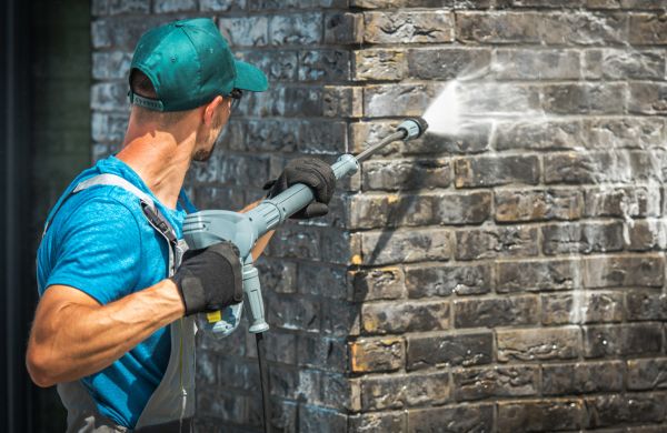 Commercial Building Washing in Oxnard