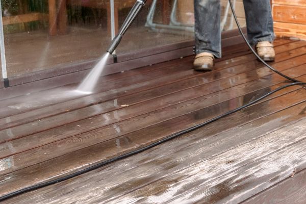 Cost of Pool Deck Power Washing in Oxnard