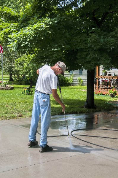 Cost of Driveway Concrete Cleaning in Oxnard