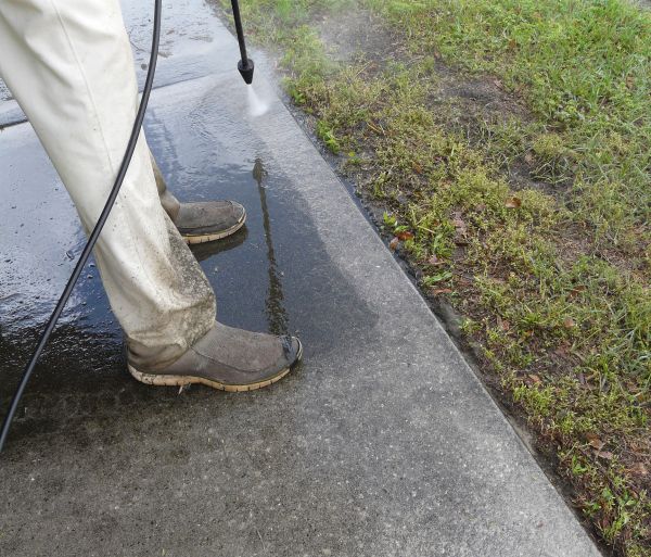 Cost of Concrete Slab Powerwashing in Oxnard